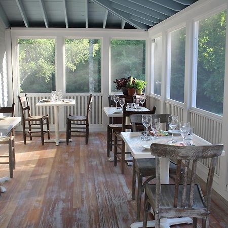 King Hill Inn & Kitchen New London Exteriör bild